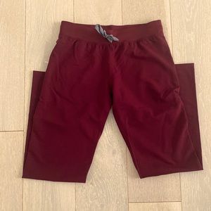 Livingston burgundy scrub pants NWOT